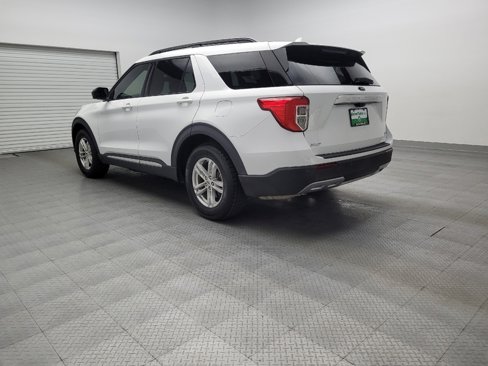 Used 2020 Ford Explorer XLT w/ Equipment Group 202A image 5
