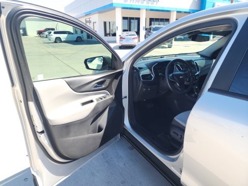 Used 2020 Chevrolet Equinox LS w/ LS Convenience Package image 16