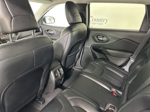 Used 2023 Jeep Cherokee Altitude Lux image 16