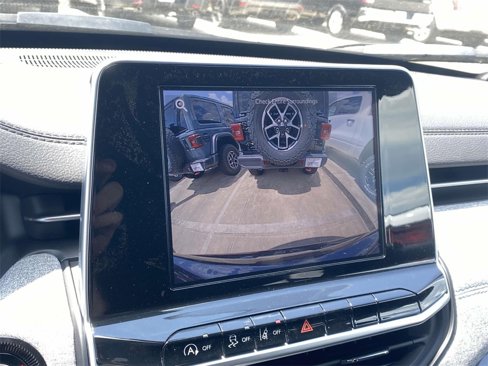 New 2025 Jeep Compass Latitude image 28