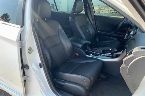Used 2017 Honda Accord Sport image 8