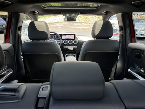 Certified 2025 Mercedes-Benz GLA 250 image 34