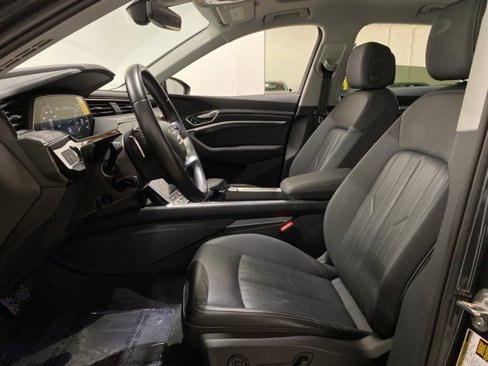 Used 2021 Audi e-tron Premium w/ Black Optic Package image 67