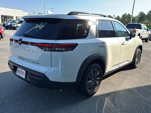 Used 2023 Nissan Pathfinder SV image 5