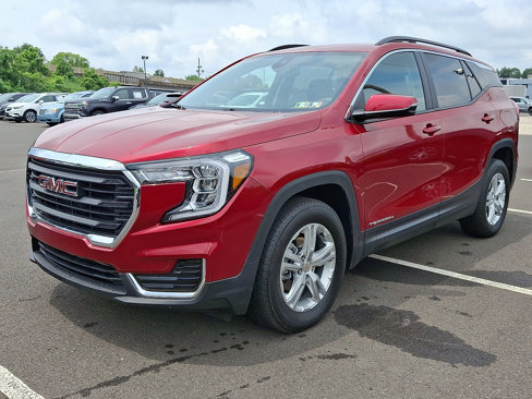 Certified 2022 GMC Terrain SLE w/ Driver Convenience Package image 3
