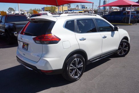 Used 2017 Nissan Rogue SL w/ SL Premium Package image 6