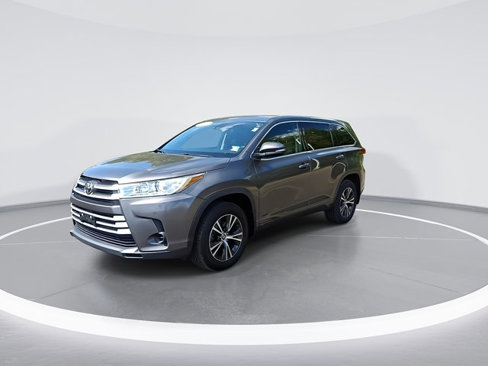 Used 2017 Toyota Highlander LE image 9