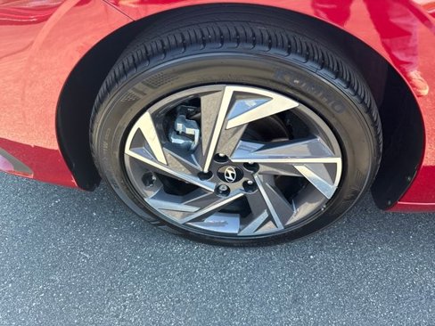 Certified 2025 Hyundai Elantra Sport image 26