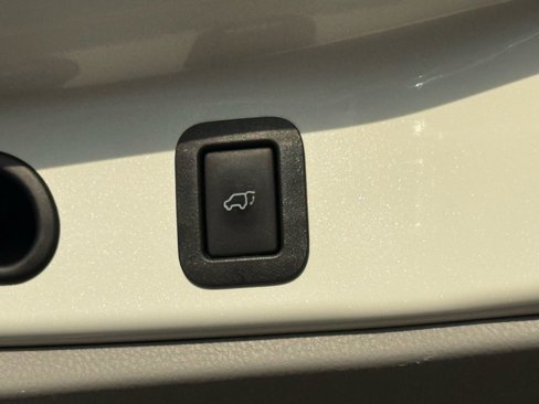 Used 2015 Toyota Highlander XLE image 39
