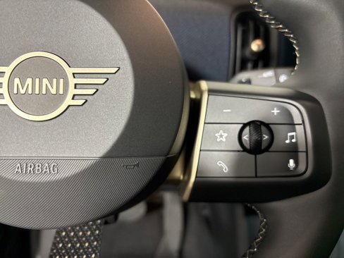 New 2025 MINI Cooper 2-Door Hardtop image 17