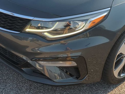Used 2020 Kia Optima S image 11