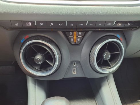 Used 2020 Chevrolet Blazer LT w/ LPO, Floor Liner Package image 8