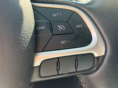 Used 2018 Jeep Compass Latitude w/ Popular Equipment Group image 7