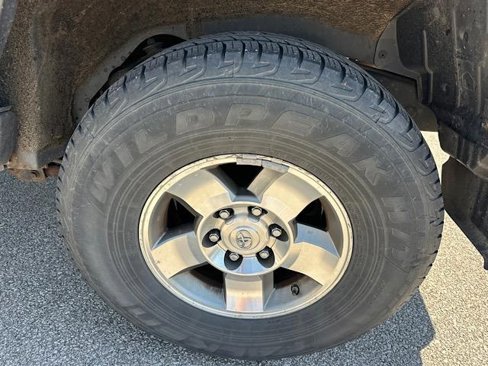 Used 2010 Toyota FJ Cruiser 4WD image 33