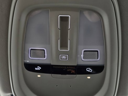 Used 2025 Volvo XC60 B5 Plus image 22
