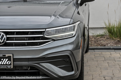 Used 2024 Volkswagen Tiguan SE w/ Panoramic Sunroof Package image 10