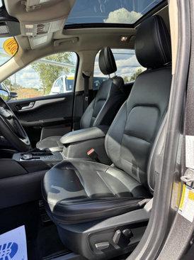 Used 2020 Ford Escape SEL image 9