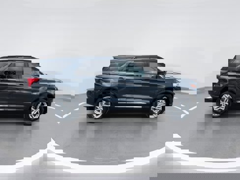 Used 2022 Ford Explorer XLT image 23