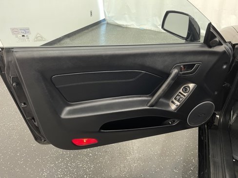 Used 2004 Hyundai Tiburon GT image 9