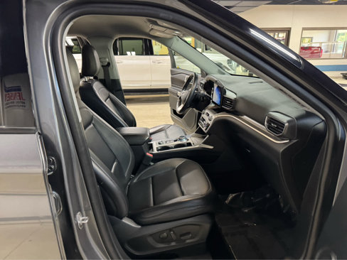 Used 2021 Ford Explorer XLT w/ Equipment Group 202A image 11