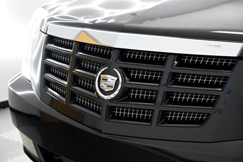 Used 2011 Cadillac Escalade ESV Luxury image 8
