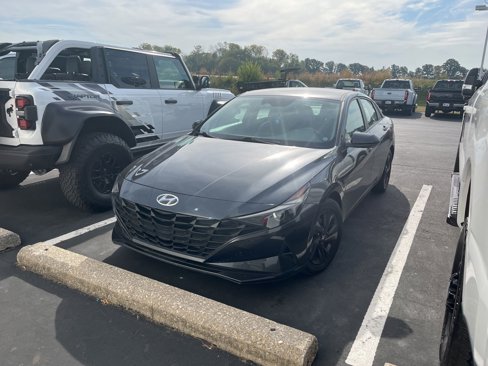 Used 2021 Hyundai Elantra SEL image 1