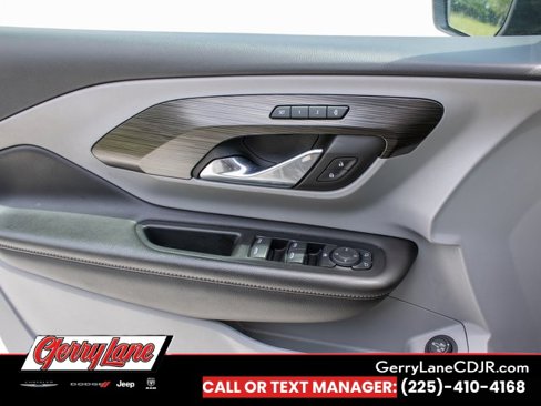 Used 2024 GMC Terrain SLT image 15