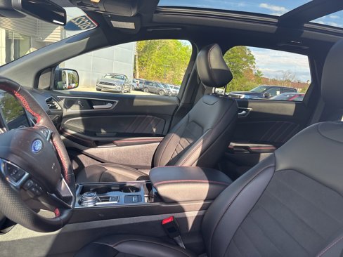Used 2022 Ford Edge ST-Line image 10