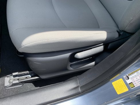 Used 2020 Toyota Corolla LE image 24