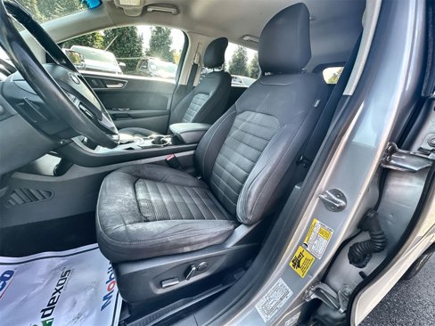 Used 2015 Ford Edge SEL image 18