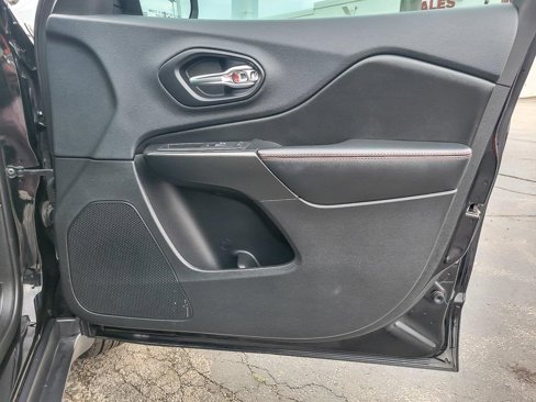 Used 2019 Jeep Cherokee Trailhawk w/ Comfort/Convenience Group image 25