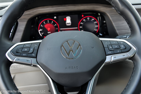 Used 2024 Volkswagen Atlas SEL Premium R-Line image 38