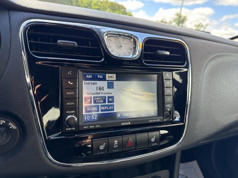 Used 2011 Chrysler 200 Limited image 18