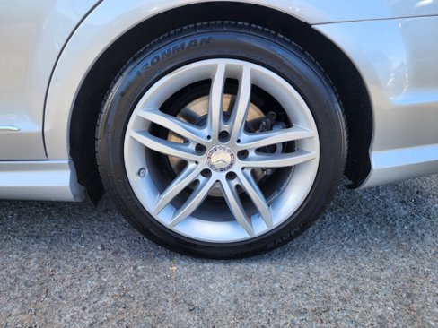 Used 2014 Mercedes-Benz C 250 Sedan image 24
