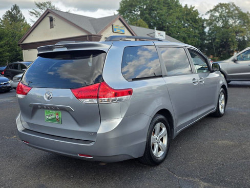 Used 2013 Toyota Sienna LE image 7