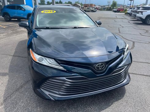 Used 2019 Toyota Camry XLE image 8