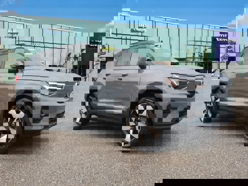 Certified 2023 Volvo XC40 Recharge Plus image 1