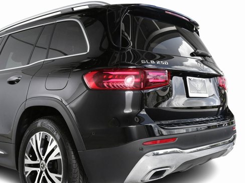 Used 2024 Mercedes-Benz GLB 250 4MATIC image 8