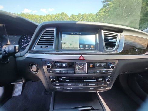 Used 2018 Genesis G80 3.8 w/ Option Group 02 image 18