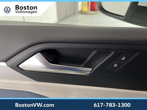 Used 2025 Volkswagen Jetta SE image 21