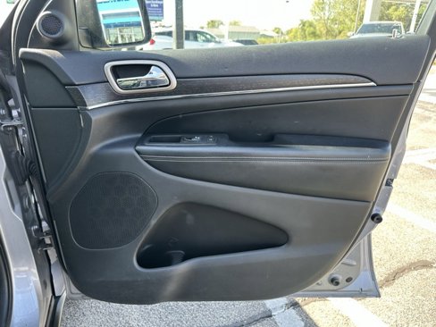 Used 2016 Jeep Grand Cherokee Limited image 10