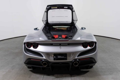 Used 2022 Ferrari F8 Tributo image 9