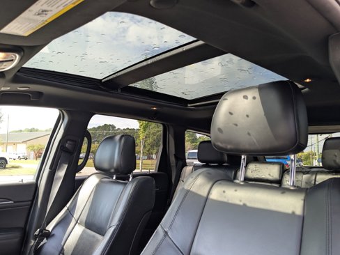 Used 2018 Jeep Grand Cherokee Limited w/ Luxury Group II image 17