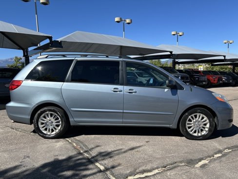 Used 2010 Toyota Sienna LE image 10