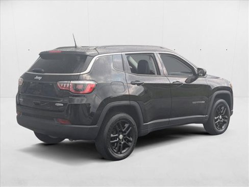 Used 2020 Jeep Compass Latitude w/ Cold Weather Group image 5
