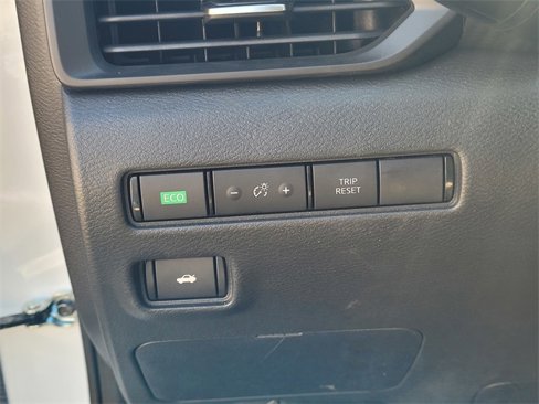 Used 2024 Nissan Sentra S image 23