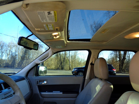Used 2010 Mercury Mariner Premier image 22