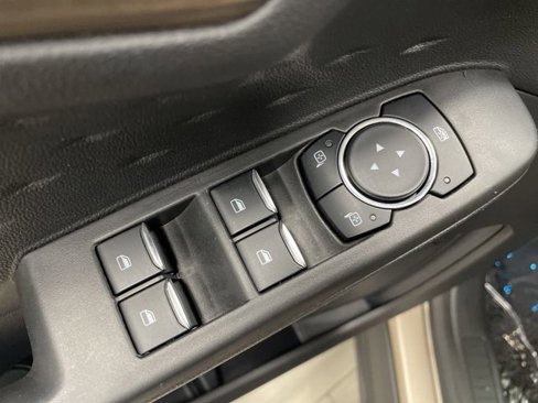 Used 2020 Ford Escape Titanium image 31