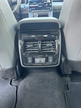 Used 2022 Toyota Avalon Limited image 11
