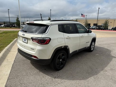 Used 2017 Jeep Compass Latitude image 5